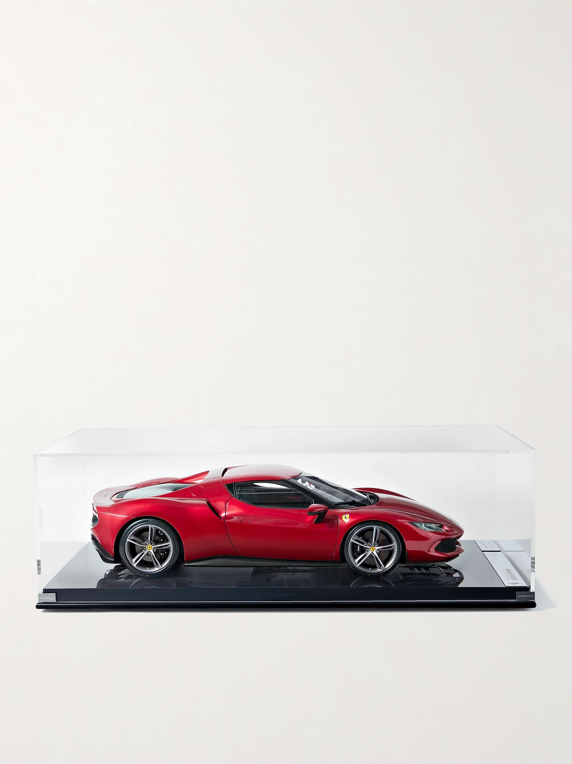 Modellino di auto in scala 1:8 Ferrari 296 GTB AMALGAM COLLECTION da uomo |  MR PORTER