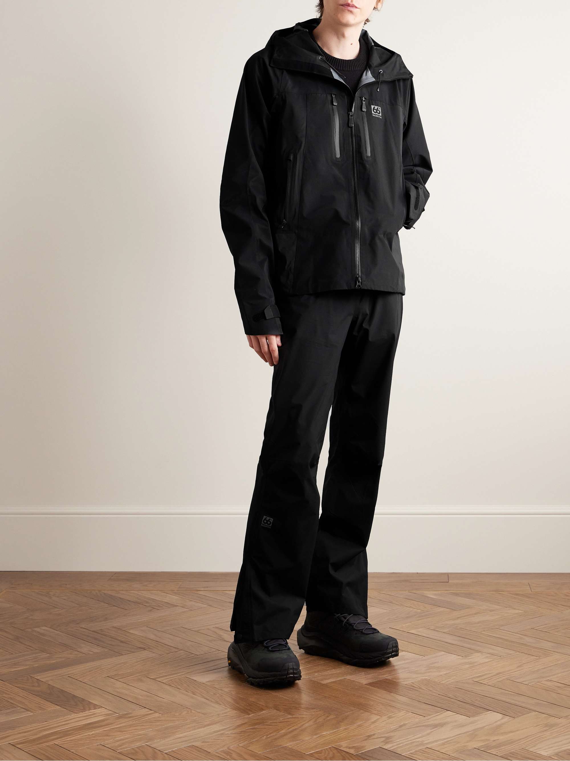 أسود جاكيت تزلّج Hornstrandir بقبعة من قماش GORE-TEX® Pro 3L | 66 NORTH |  MR PORTER