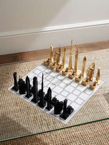 Plexiglass Chess Set: Luxurious & Modern Acrylic Chess Game
