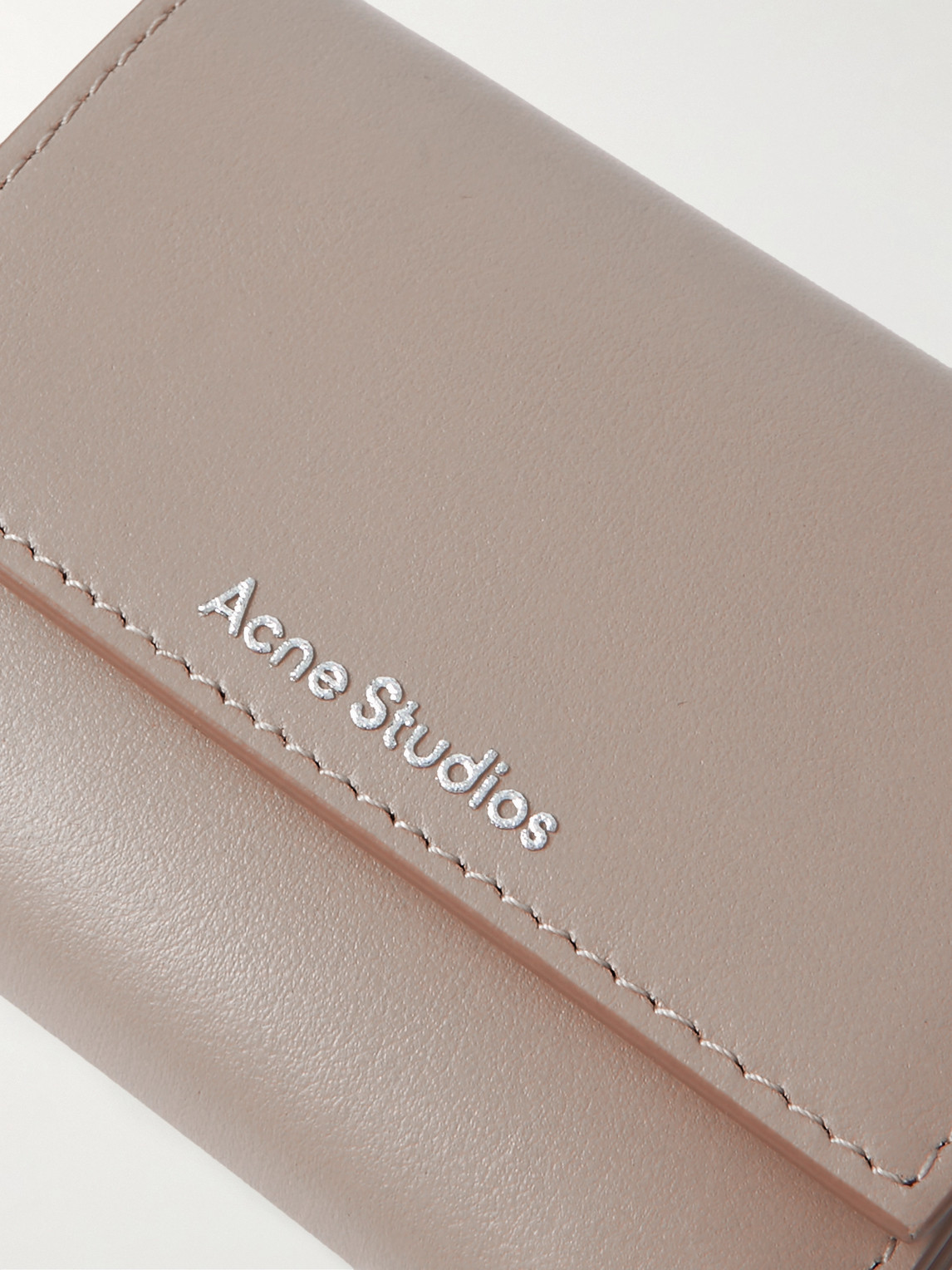 Shop Acne Studios Logo-print Leather Trifold Cardholder In Neutrals