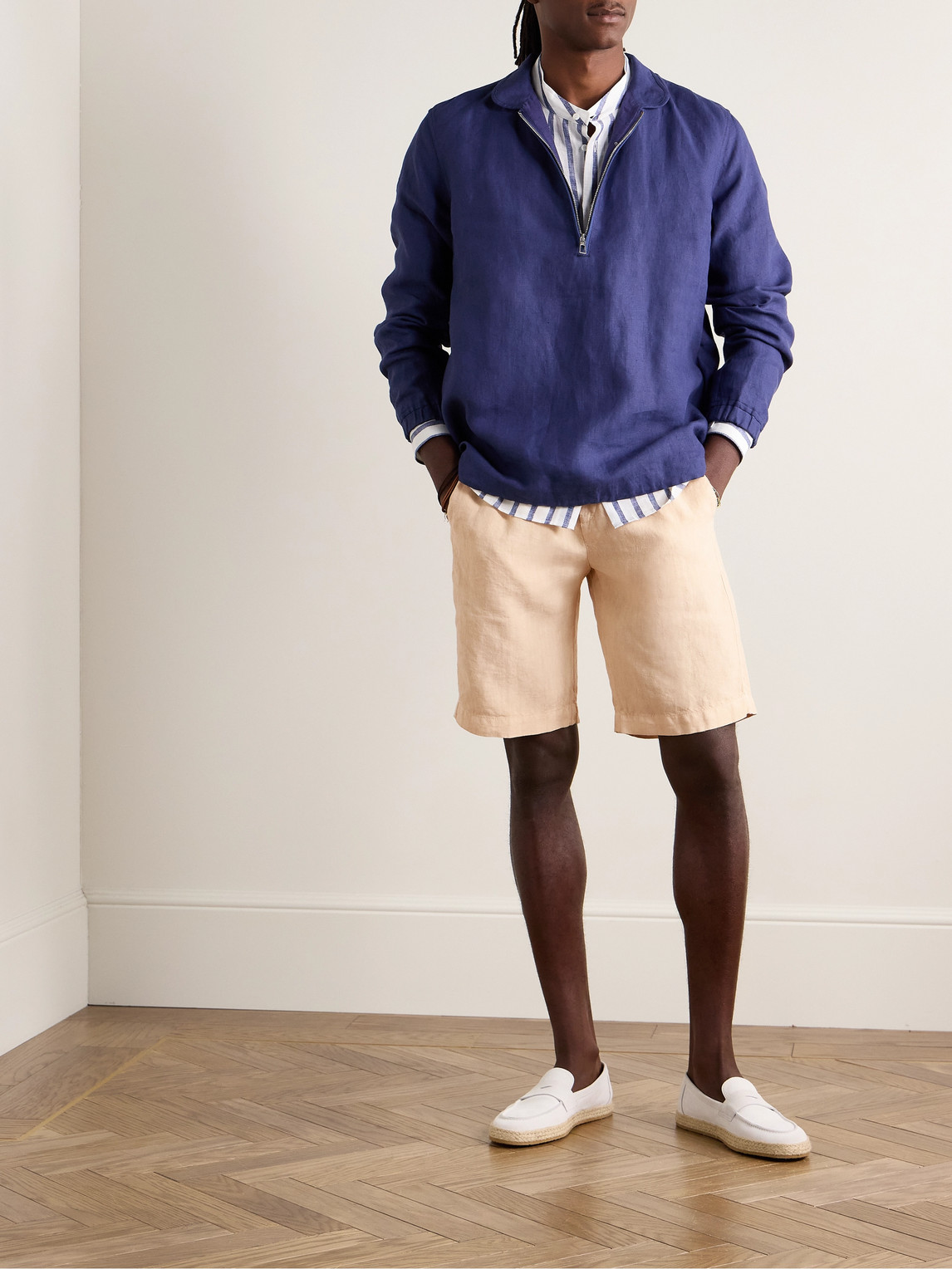 Shop Massimo Alba Alaccia Straight-leg Pleated Linen Bermuda Shorts In Neutrals