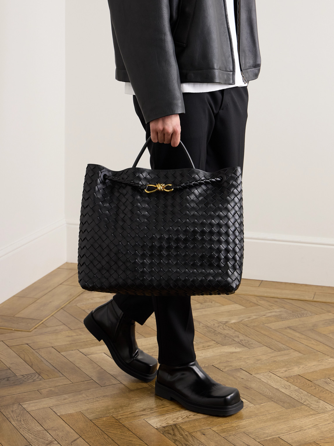 Shop Bottega Veneta Large Andiamo Intrecciato Leather Messenger Bag In Black