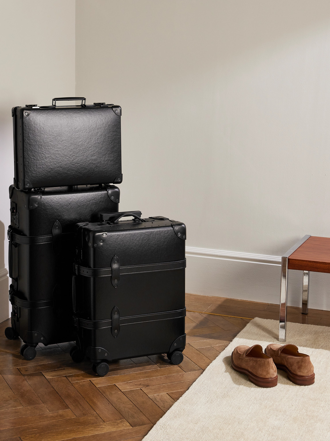 Shop Globe-trotter Centenary Leather-trimmed Vulcanised Fibreboard Check-in Suitcase In Black