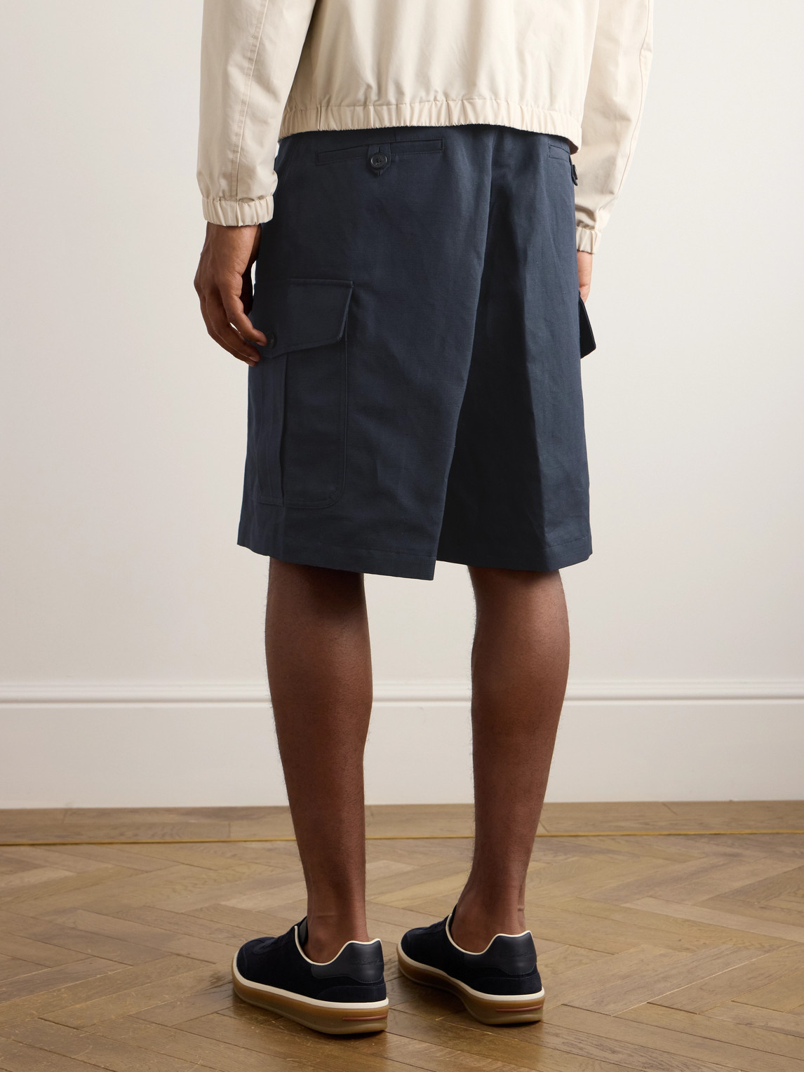 Shop Loro Piana Bizen Wide-leg Cotton And Linen-blend Canvas Cargo Shorts In Blue